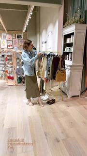 Louise Roe feet photo thumbnail