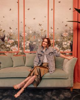 Louise Roe feet photo thumbnail