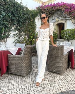 Louise Roe feet photo thumbnail