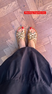 Louise Roe feet photo thumbnail