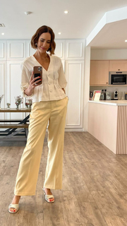 Louise Roe feet photo thumbnail