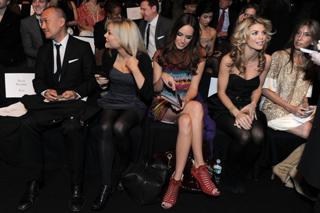 Louise Roe feet photo thumbnail