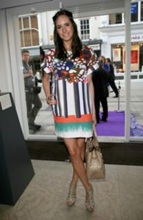 Louise Roe feet photo thumbnail