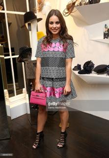 Louise Thompson feet photo thumbnail