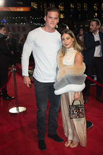 Louise Thompson feet photo thumbnail