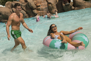 Louise Thompson feet photo thumbnail