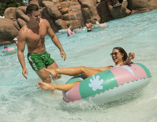 Louise Thompson feet photo thumbnail