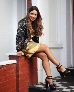 Louise Thompson feet photo thumbnail