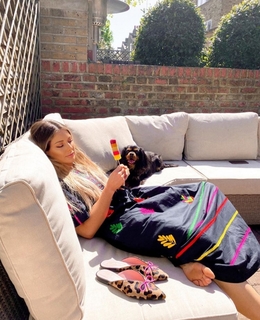 Louise Thompson feet photo thumbnail