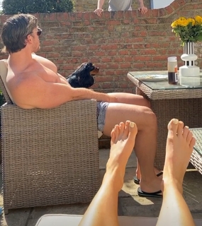 Louise Thompson feet photo thumbnail