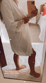 Louise Thompson feet photo thumbnail