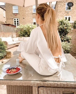 Louise Thompson feet photo thumbnail