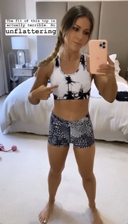 Louise Thompson feet photo thumbnail