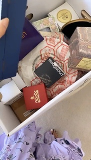 Louise Thompson feet photo thumbnail