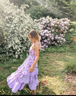 Louise Thompson feet photo thumbnail