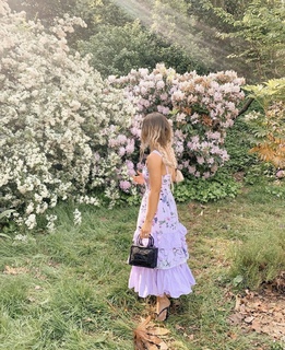 Louise Thompson feet photo thumbnail