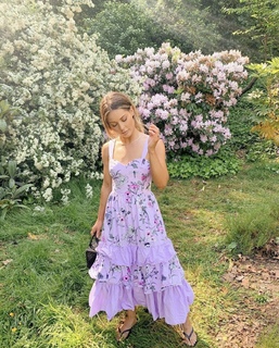 Louise Thompson feet photo thumbnail