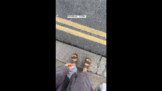 Louise Thompson feet photo thumbnail