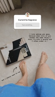 Louise Thompson feet photo thumbnail