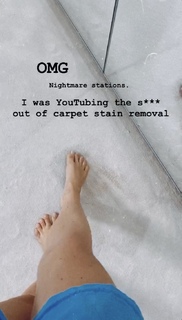 Louise Thompson feet photo thumbnail