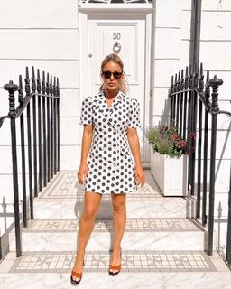 Louise Thompson feet photo thumbnail