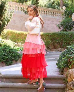 Louise Thompson feet photo thumbnail