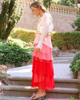 Louise Thompson feet photo thumbnail