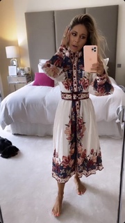 Louise Thompson feet photo thumbnail