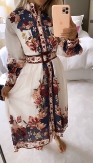 Louise Thompson feet photo thumbnail