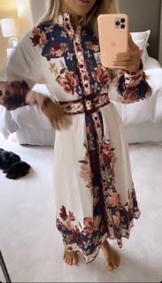 Louise Thompson feet photo thumbnail