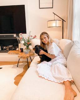 Louise Thompson feet photo thumbnail