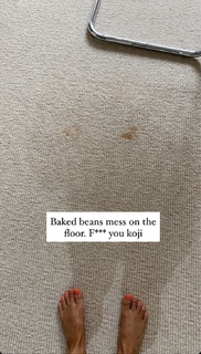 Louise Thompson feet photo thumbnail