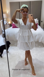 Louise Thompson feet photo thumbnail