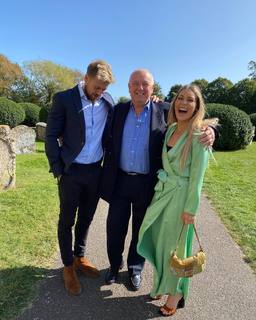 Louise Thompson feet photo thumbnail