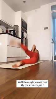 Louise Thompson feet photo thumbnail