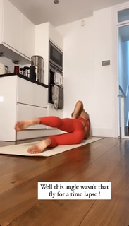 Louise Thompson feet photo thumbnail