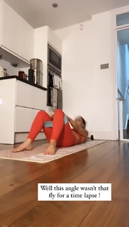 Louise Thompson feet photo thumbnail