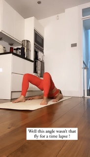 Louise Thompson feet photo thumbnail