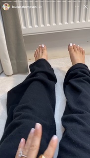 Louise Thompson feet photo thumbnail