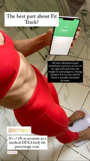 Louise Thompson feet photo thumbnail