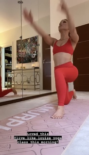 Louise Thompson feet photo thumbnail