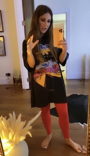 Louise Thompson feet photo thumbnail