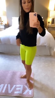 Louise Thompson feet photo thumbnail