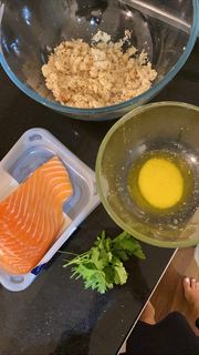 Louise Thompson feet photo thumbnail