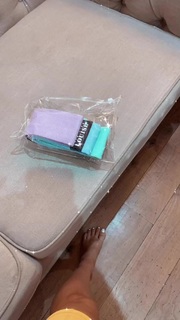 Louise Thompson feet photo thumbnail