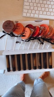 Louise Thompson feet photo thumbnail