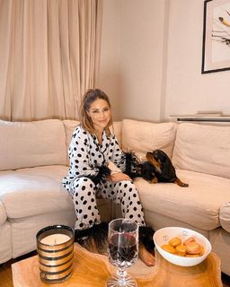 Louise Thompson feet photo thumbnail