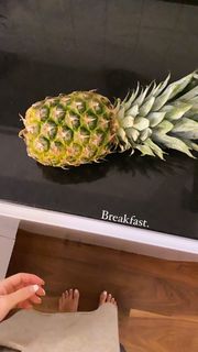 Louise Thompson feet photo thumbnail