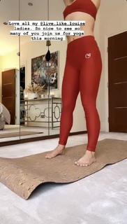 Louise Thompson feet photo thumbnail