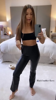 Louise Thompson feet photo thumbnail